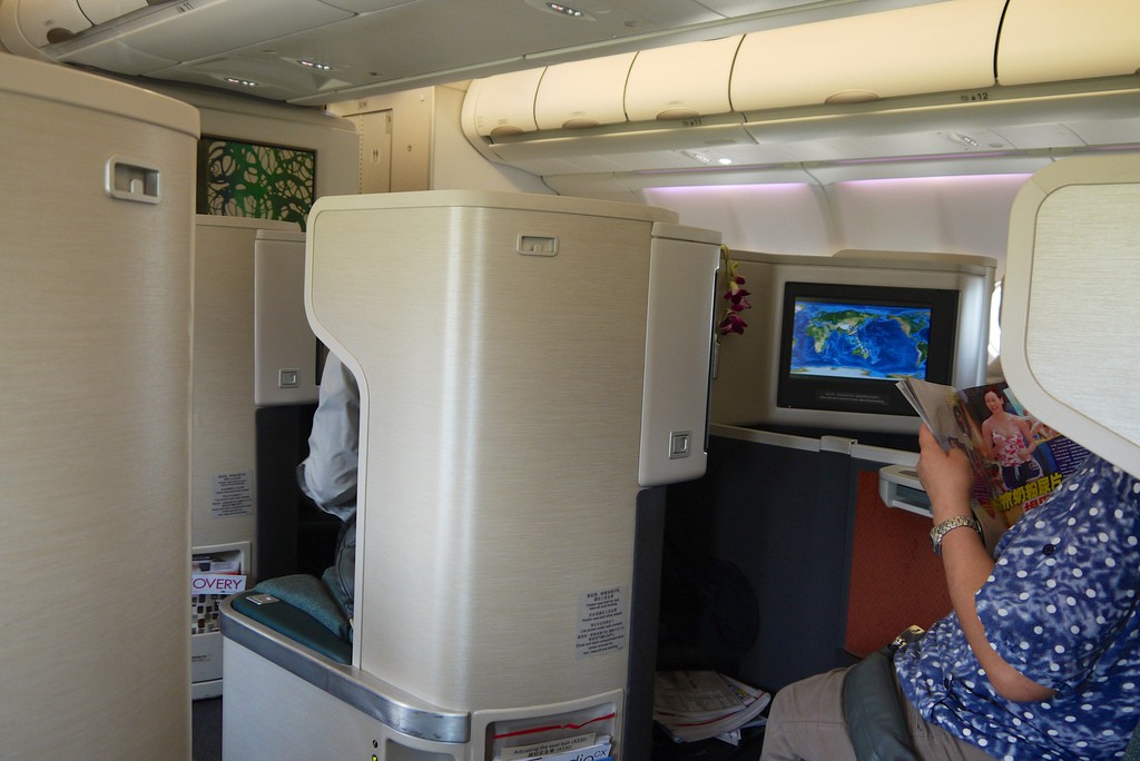 Cathay Pacific A330 (new) Business Class Review - CX139 Hong Kong to Sydney | Point Hacks