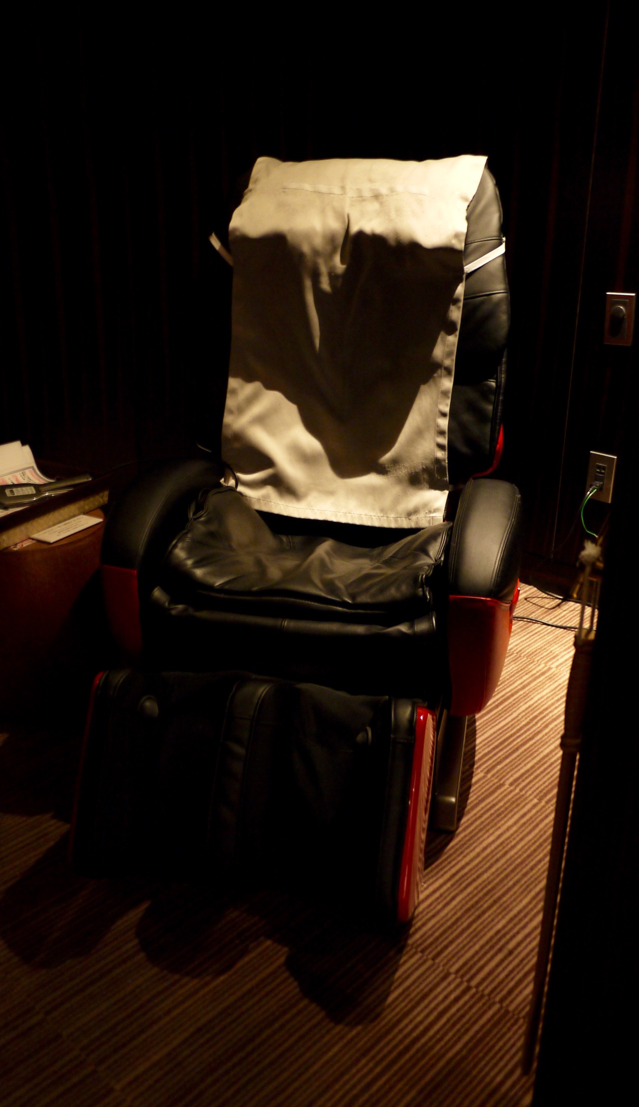 JAL Sakura First Lounge Narita - Massage Chair | Point Hacks