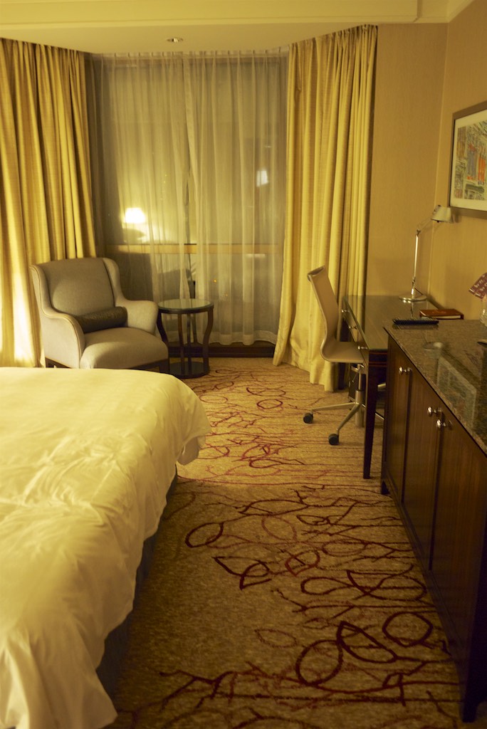 Sheraton Towers Singapore - Deluxe King Room (2) | Point Hacks