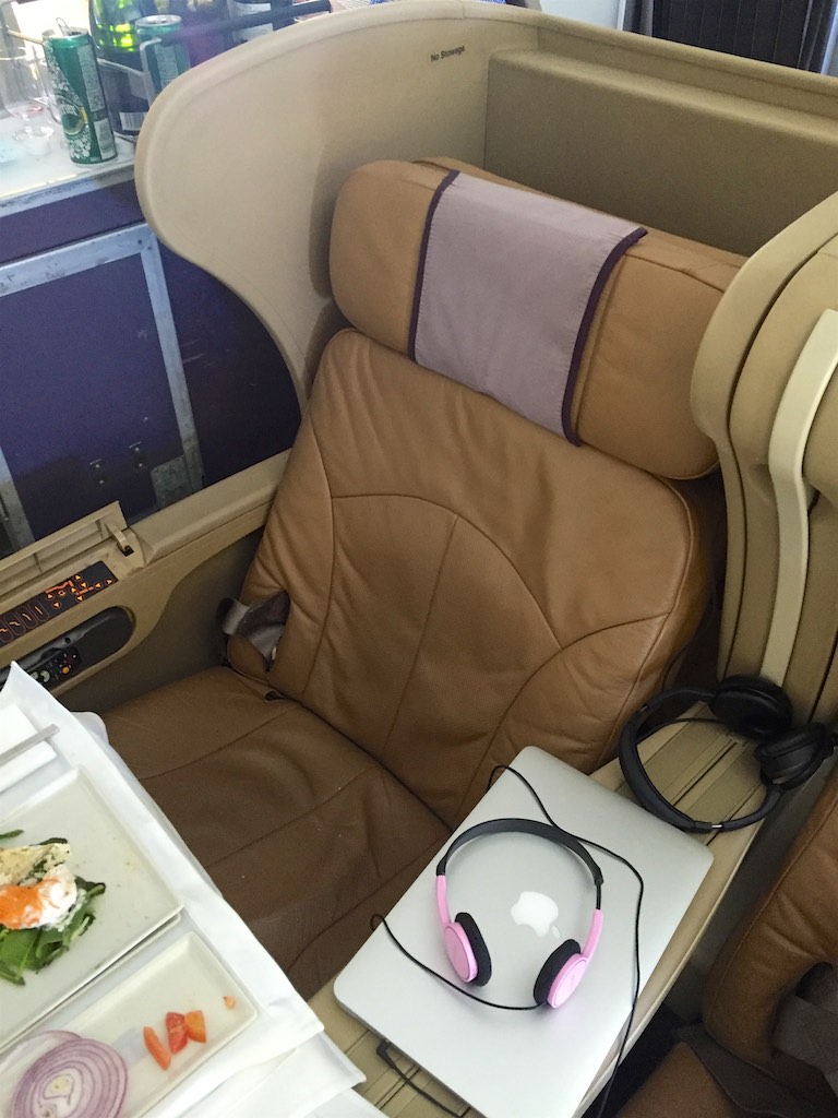 Singapore Airlines 777-300 Business Class Cabin - SQ211 Business Class (5)