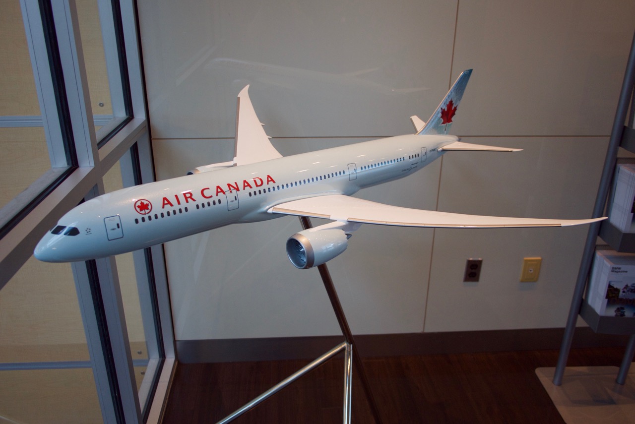 Air Canada Maple Leaf Lounge Vancouver (2) | Point Hacks
