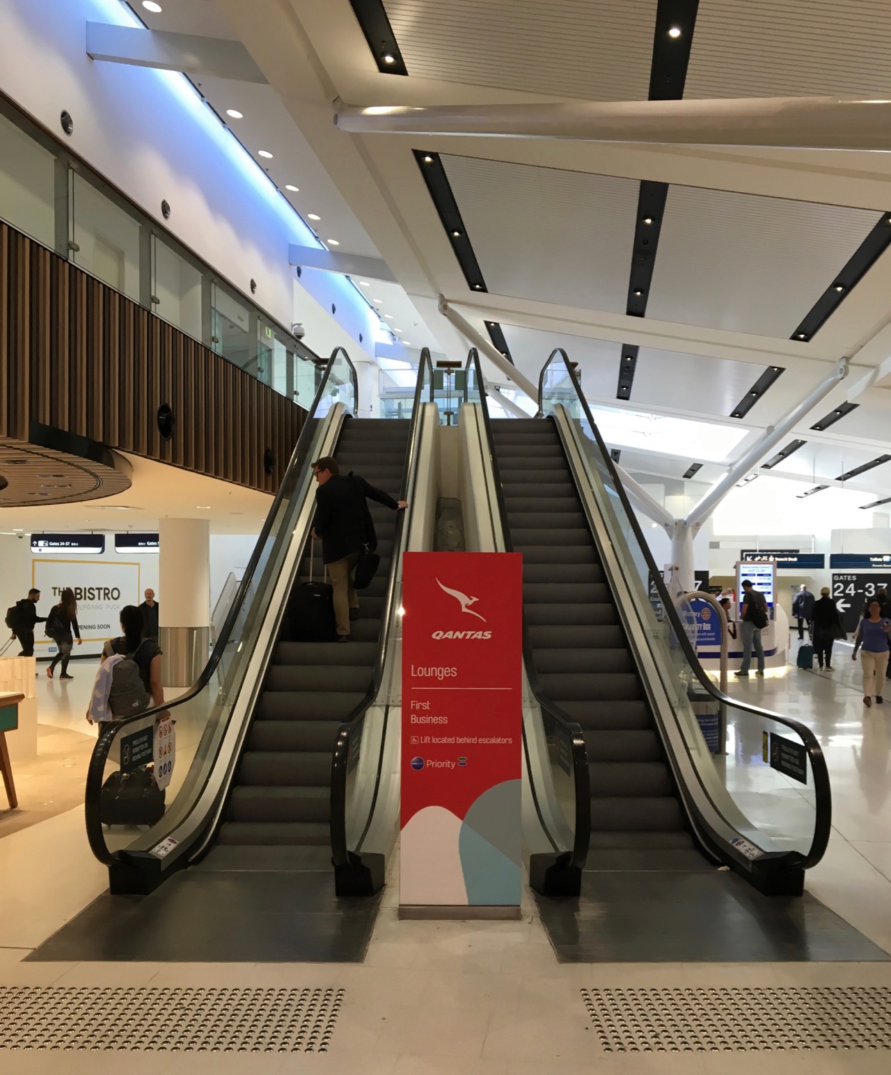 Qantas International Business Lounge Sydney entrance