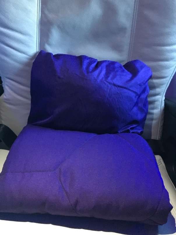 vx-f-sfo-aus-pillow-and-blanket | Point Hacks