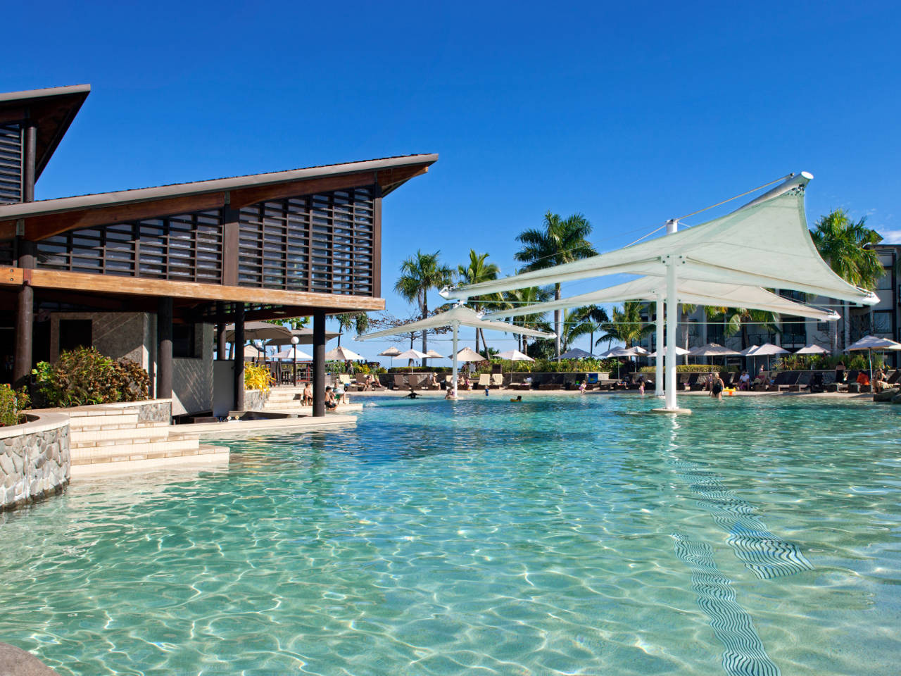 Radisson Fiji Pool | Point Hacks