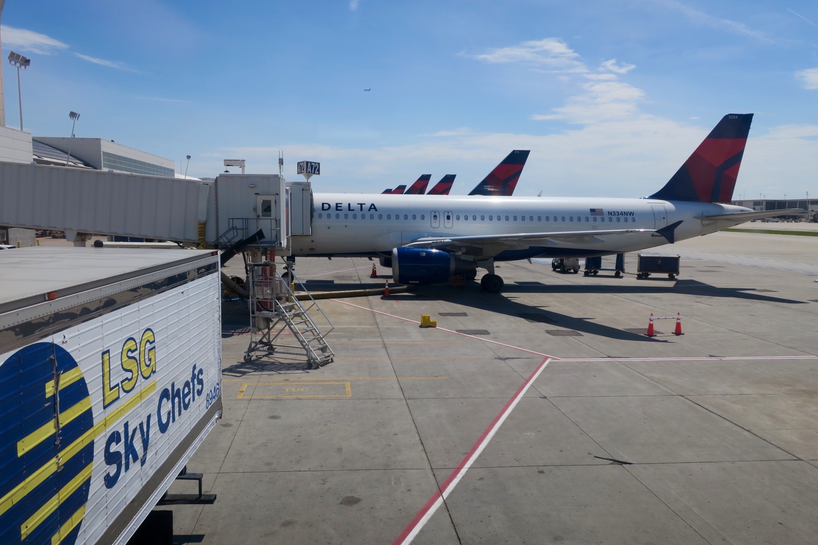 Delta planes at Detroit Airport