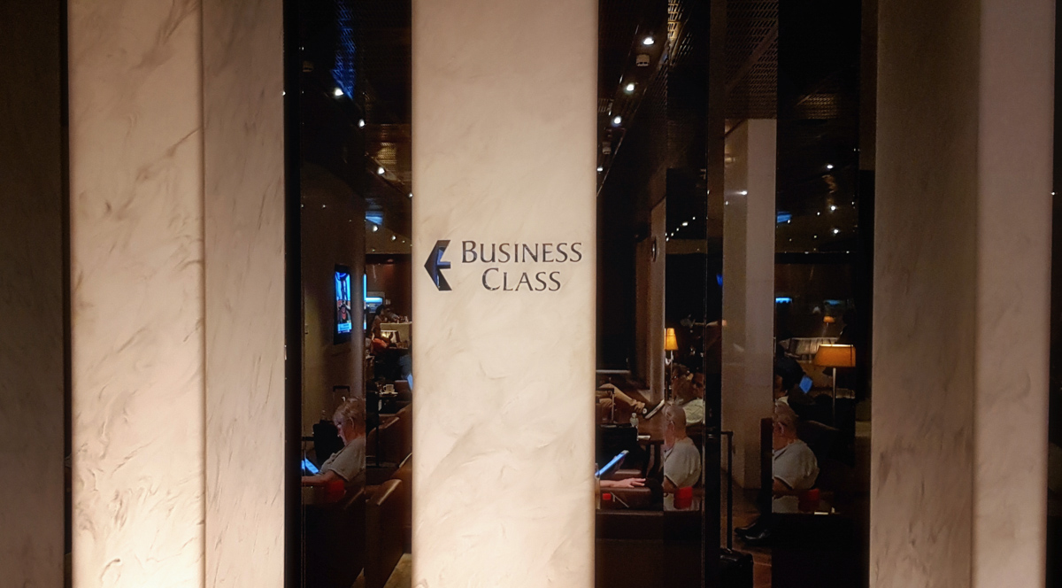 Review of Singapore Airlines SilverKris Lounge Terminal 3 Changi Airport | Point Hacks