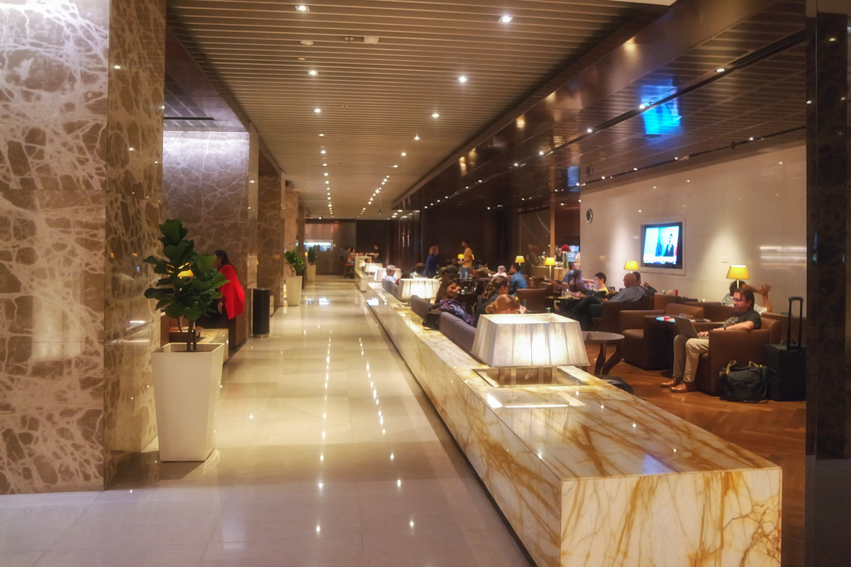 Review of Singapore Airlines SilverKris Lounge Terminal 3 Changi Airport | Point Hacks