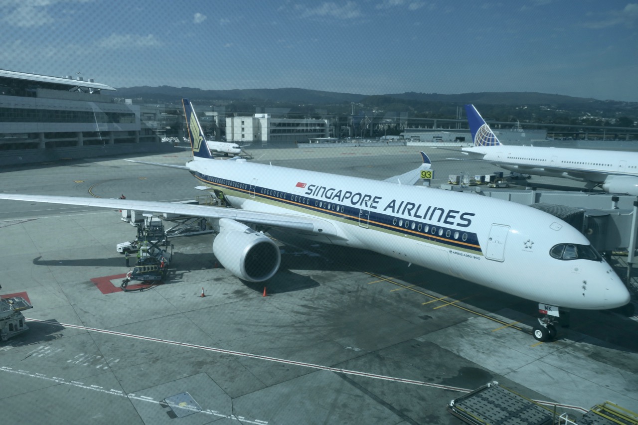 Singapore Airlines a350 on tarmac