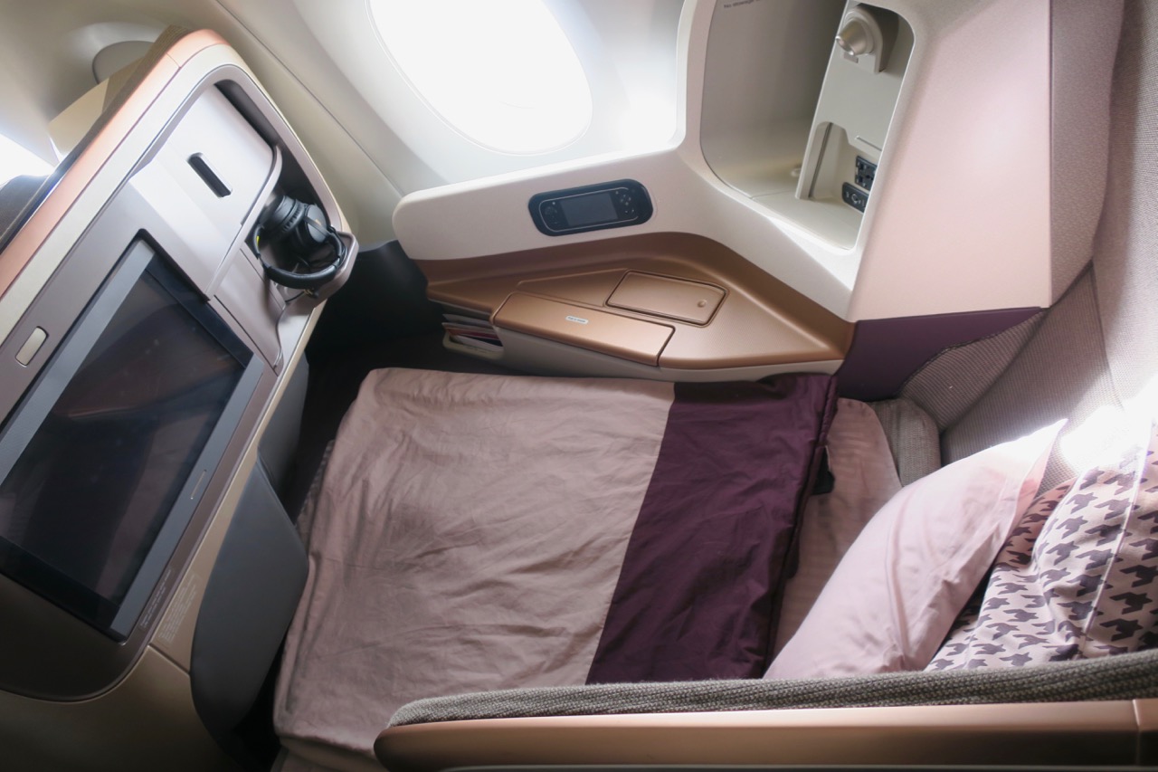 Singapore Airlines A350 Business Class lie-flat bed