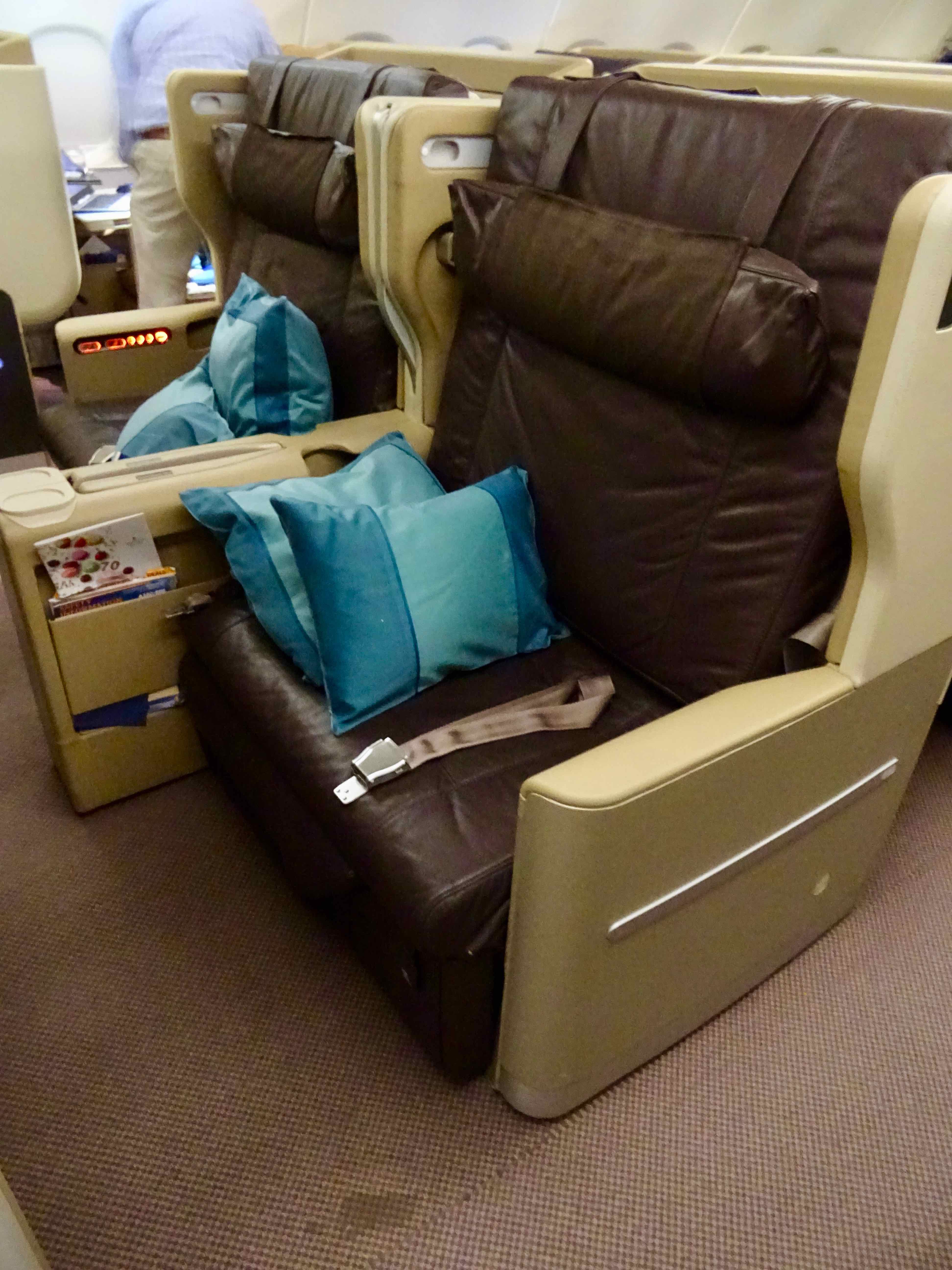 Singapore Airlines A380 old Business Class overview | Point Hacks