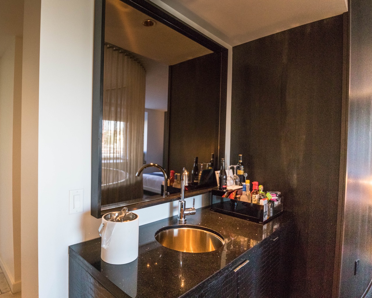 W Hotel Hollywood Marvellous Suite wet bar