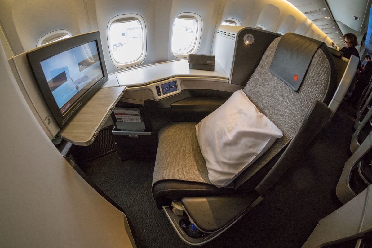 Air Canada 777-200LR Business Class