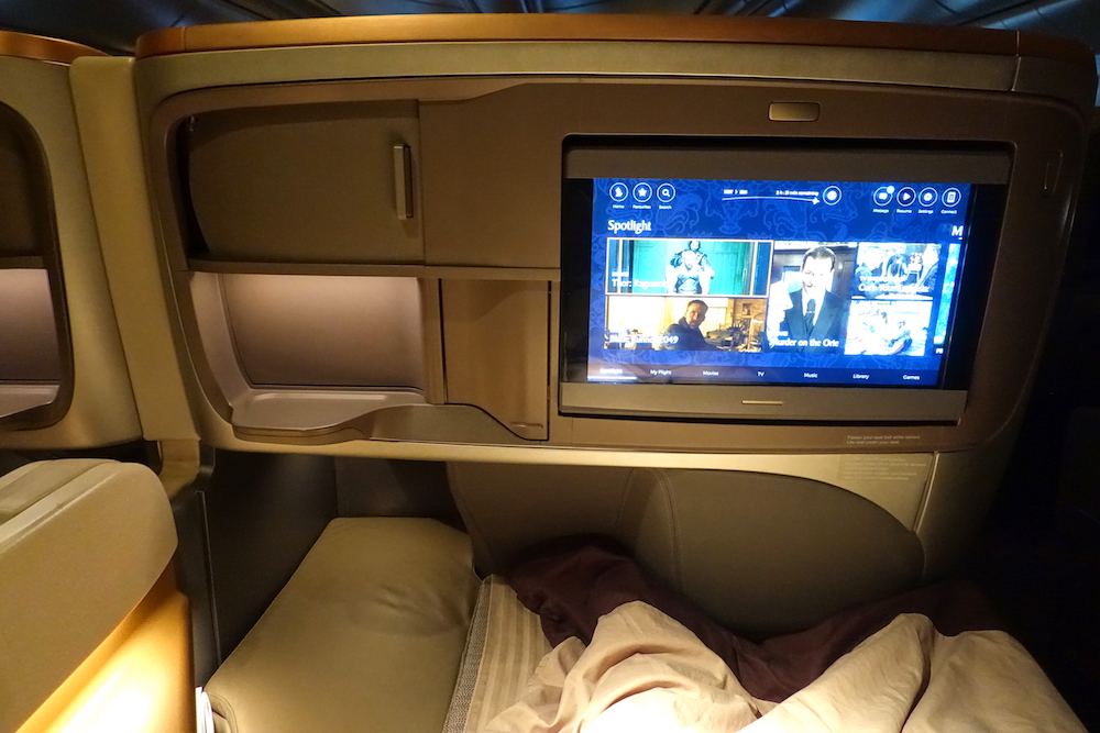 Singapore Airlines 777-300ER lie-flat bed footwell
