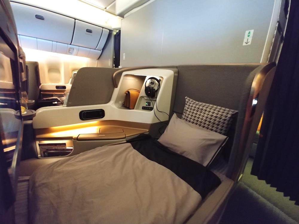 Singapore Airlines 777-300ER Business Class lie-flat bed