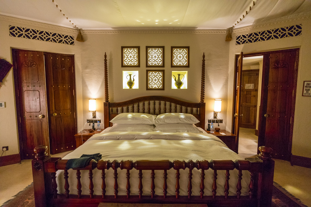 Al Maha, a Luxury Collection Desert Resort & Spa, Dubai - The Bedouin Suite king bed