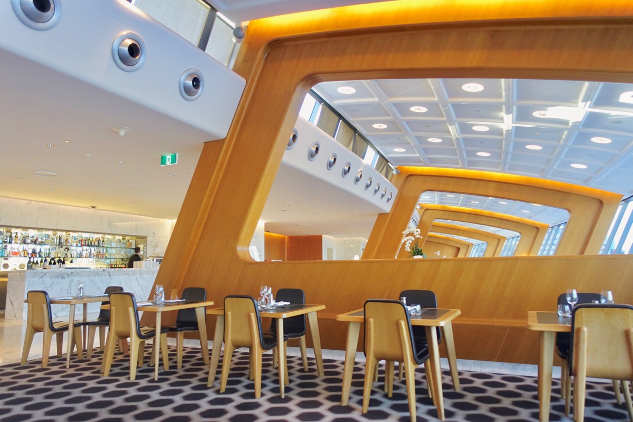 QQantas International First Class Lounge Sydney review | Point Hacks