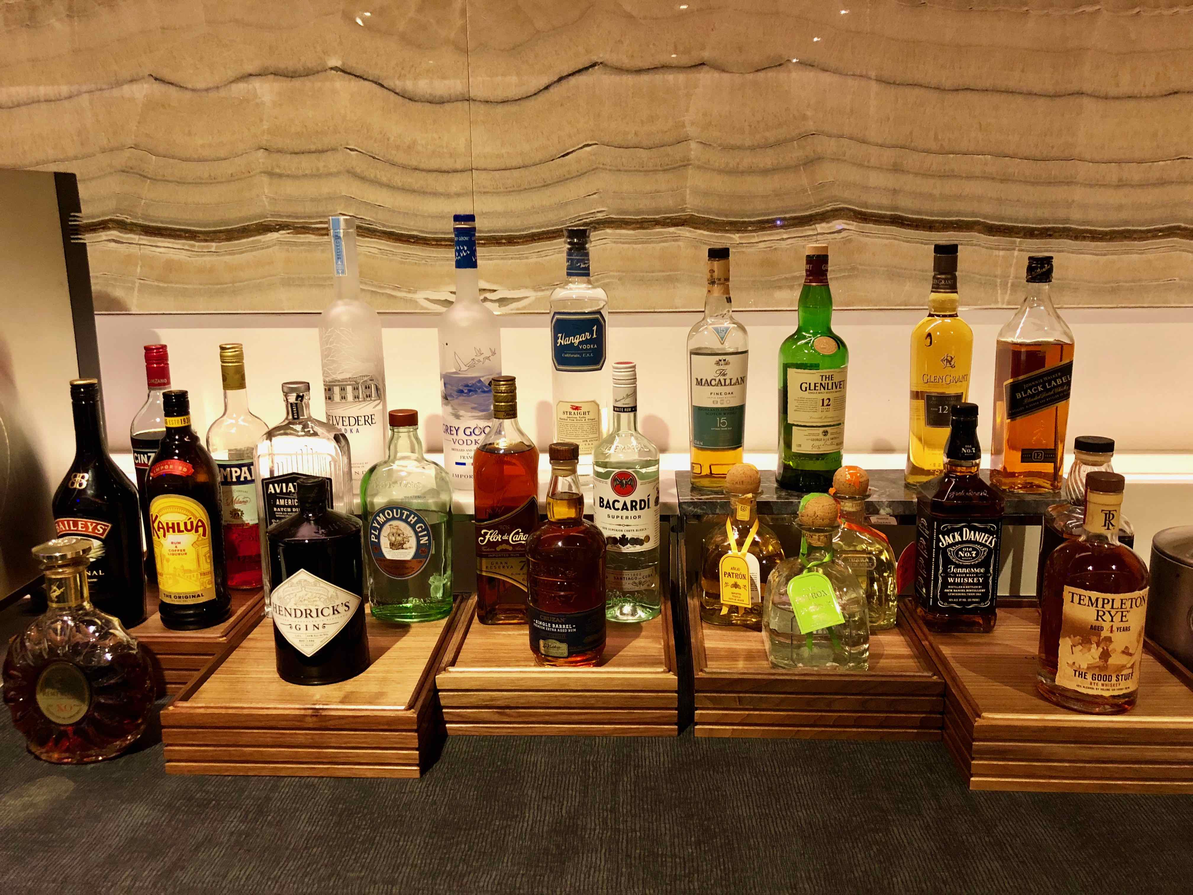 Star Alliance First Class LAX Lounge liquors