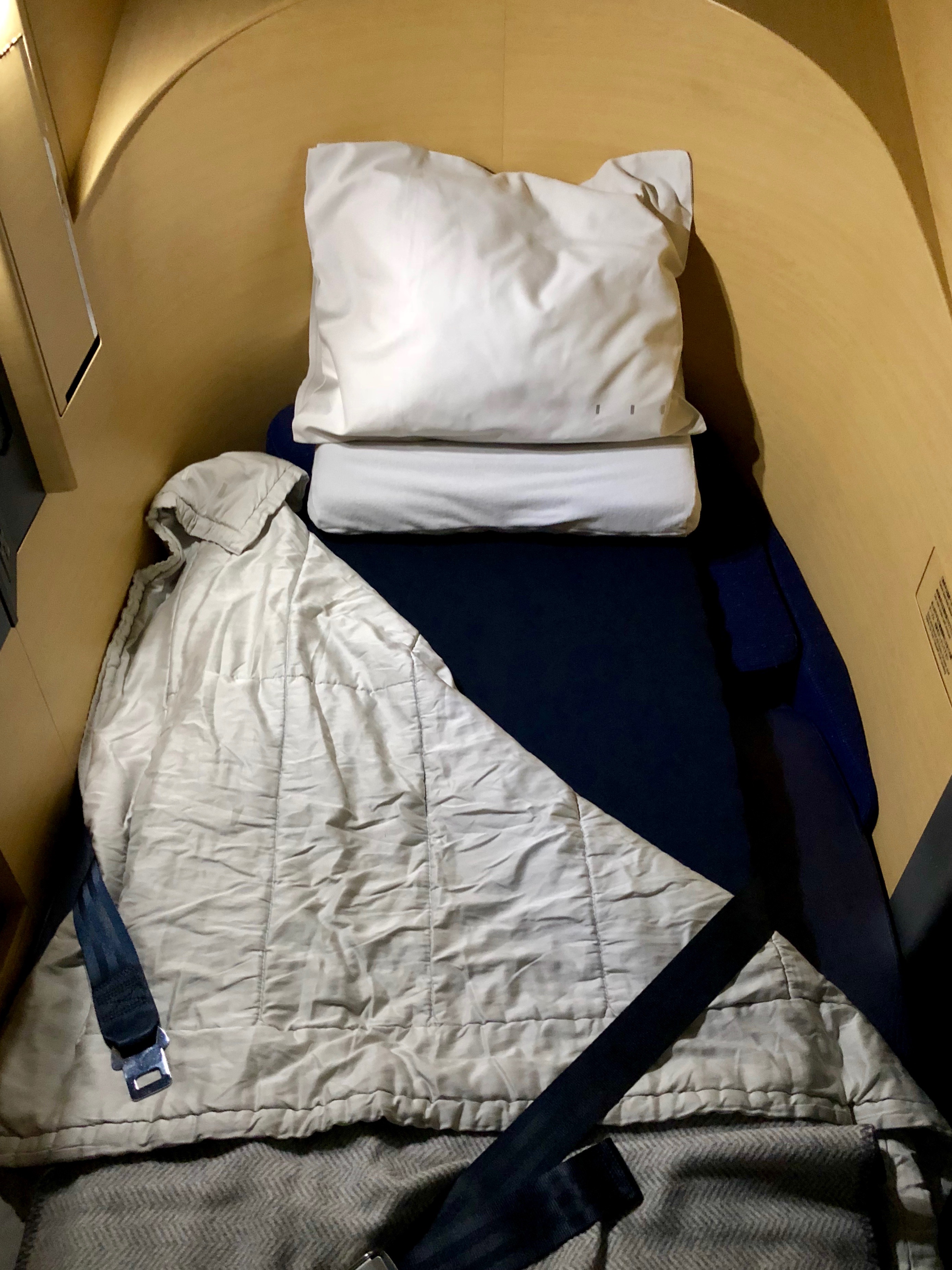 ANA 777 First Class bed