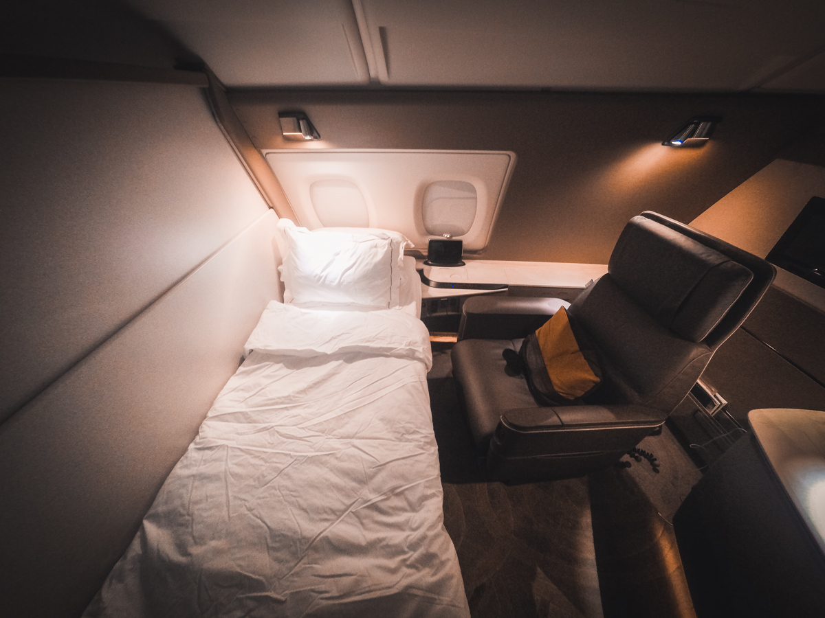 Singapore Airlines A380 (new) First Class Suites bed