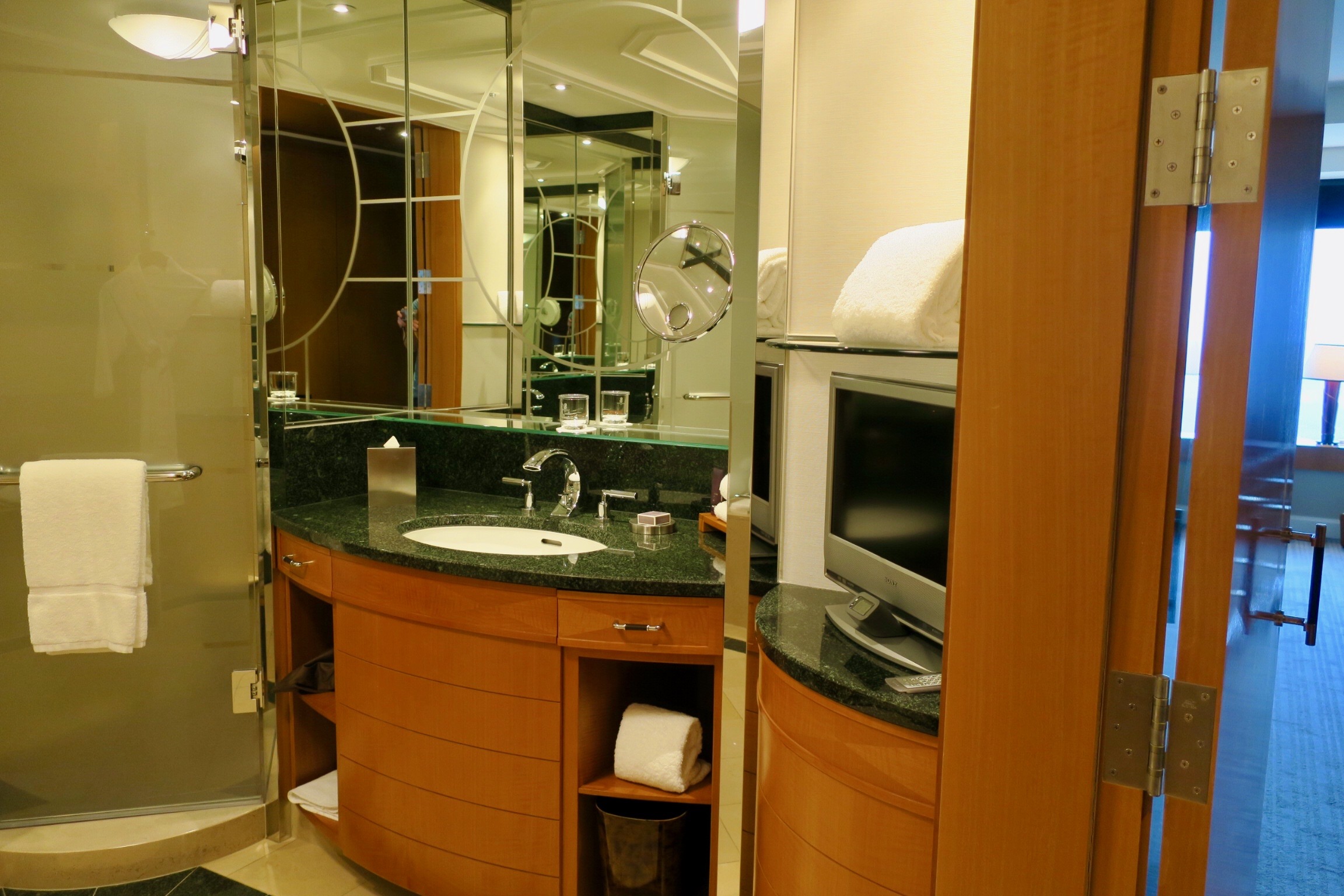 The Ritz-Carlton, Tokyo bathroom