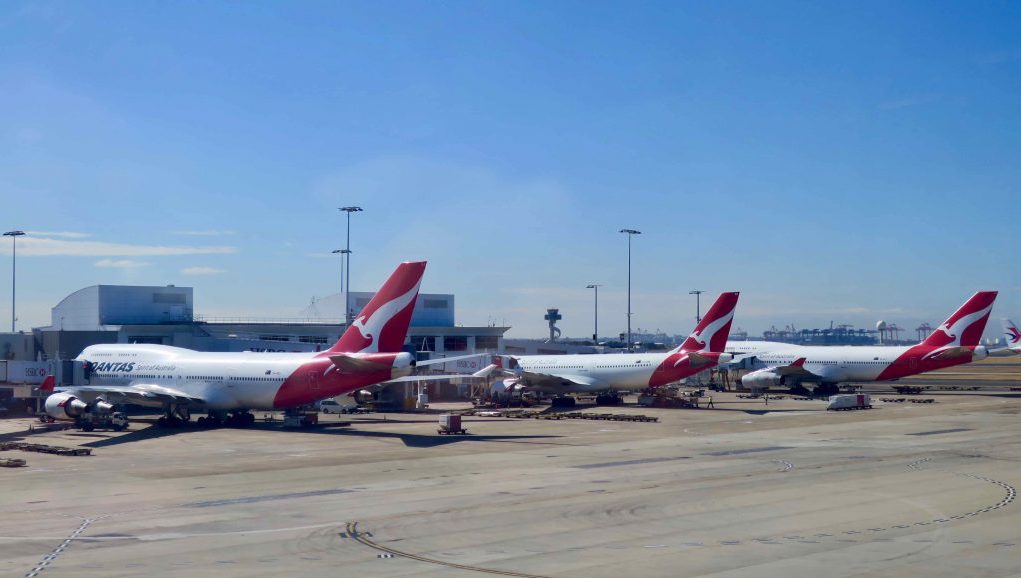 Three planes Qantas Planes at tarmac | Point Hacks