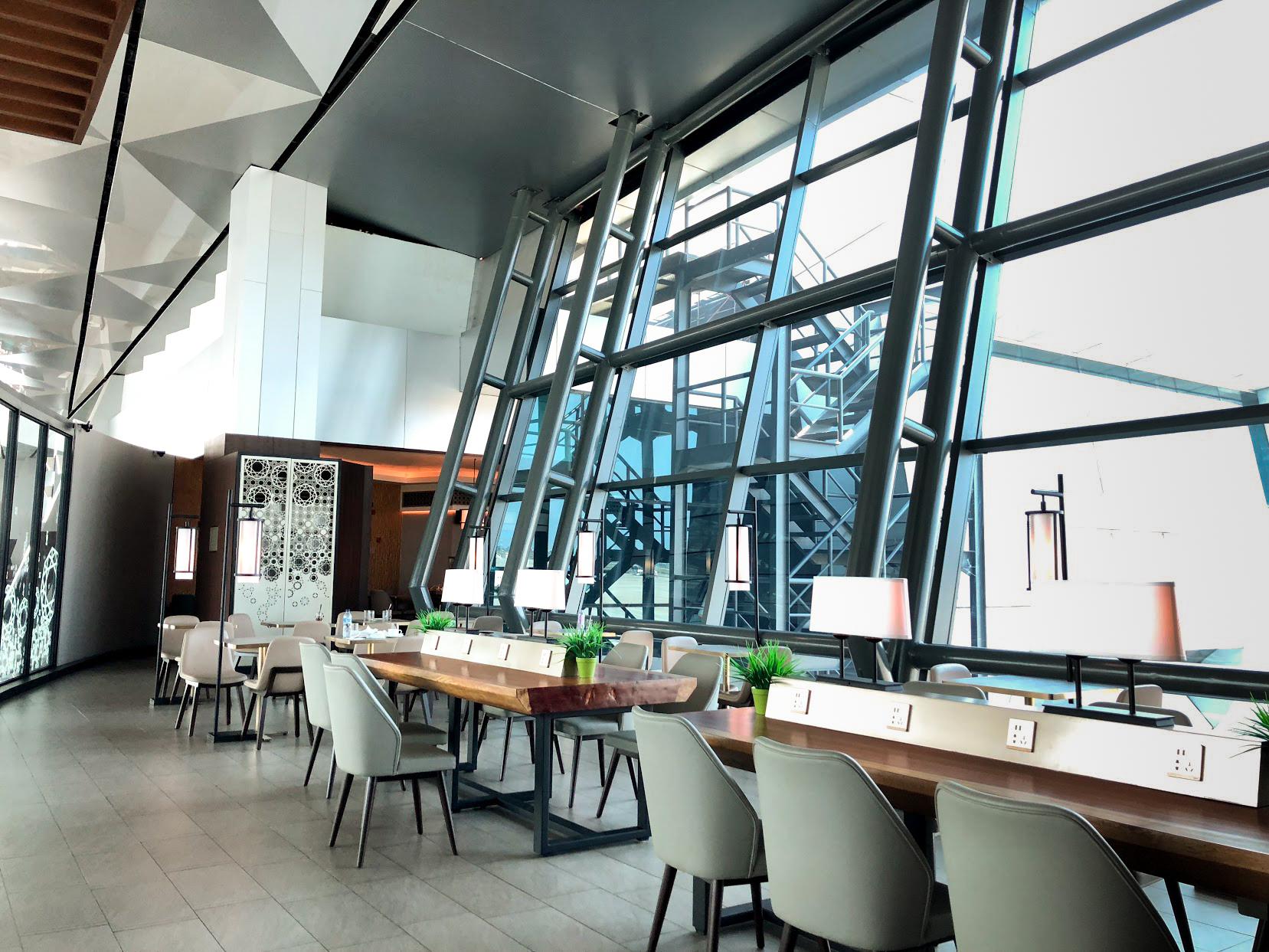 Plaza Premium Saphire Lounge Jakarta high tables