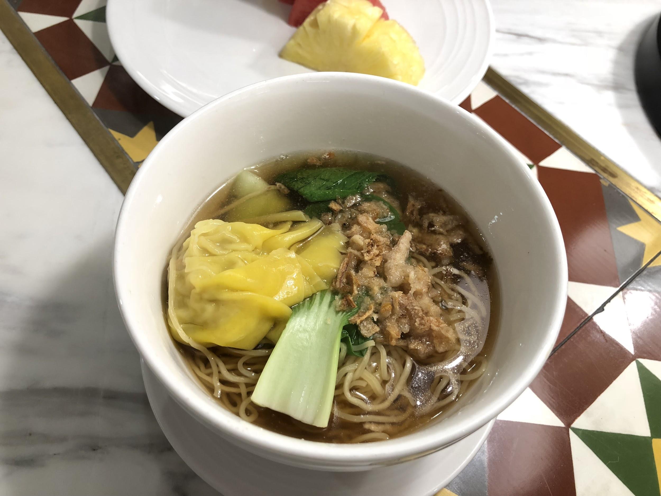 Malaysia Airlines Domestic Golden Lounge Kuala Lumpur noodles