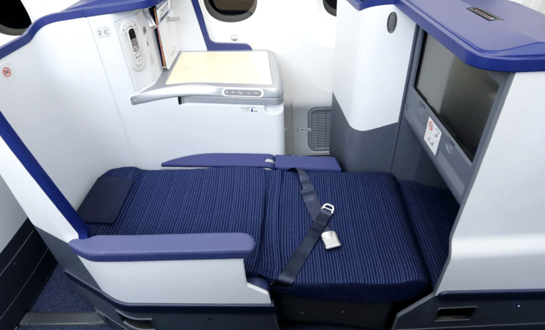 ANA 787-J Business Class seat