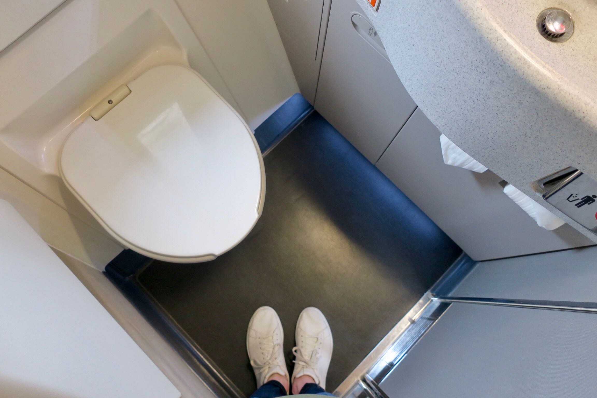 China Airlines Business Class lavatory