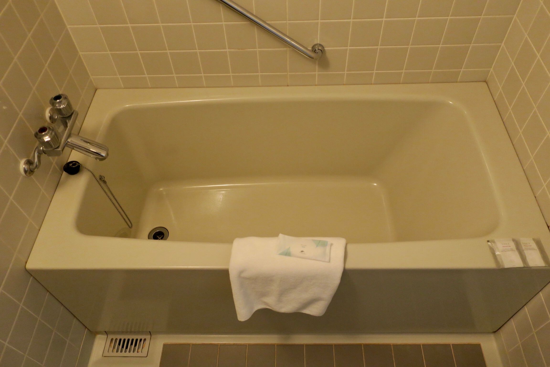 The Westin Rusutsu Resort Suite Room bathtub