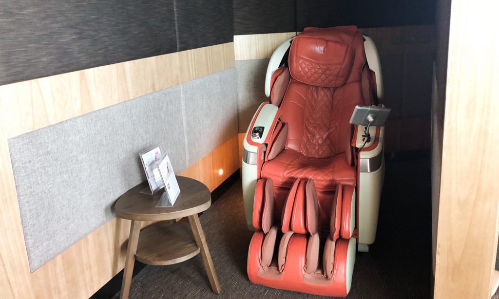 Club Autus Hong Kong Lounge massage chair