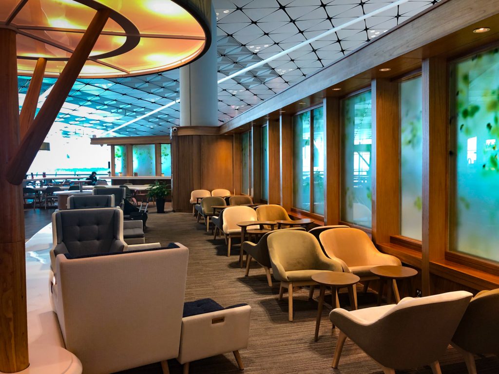 Club Autus Lounge Hong Kong seating area
