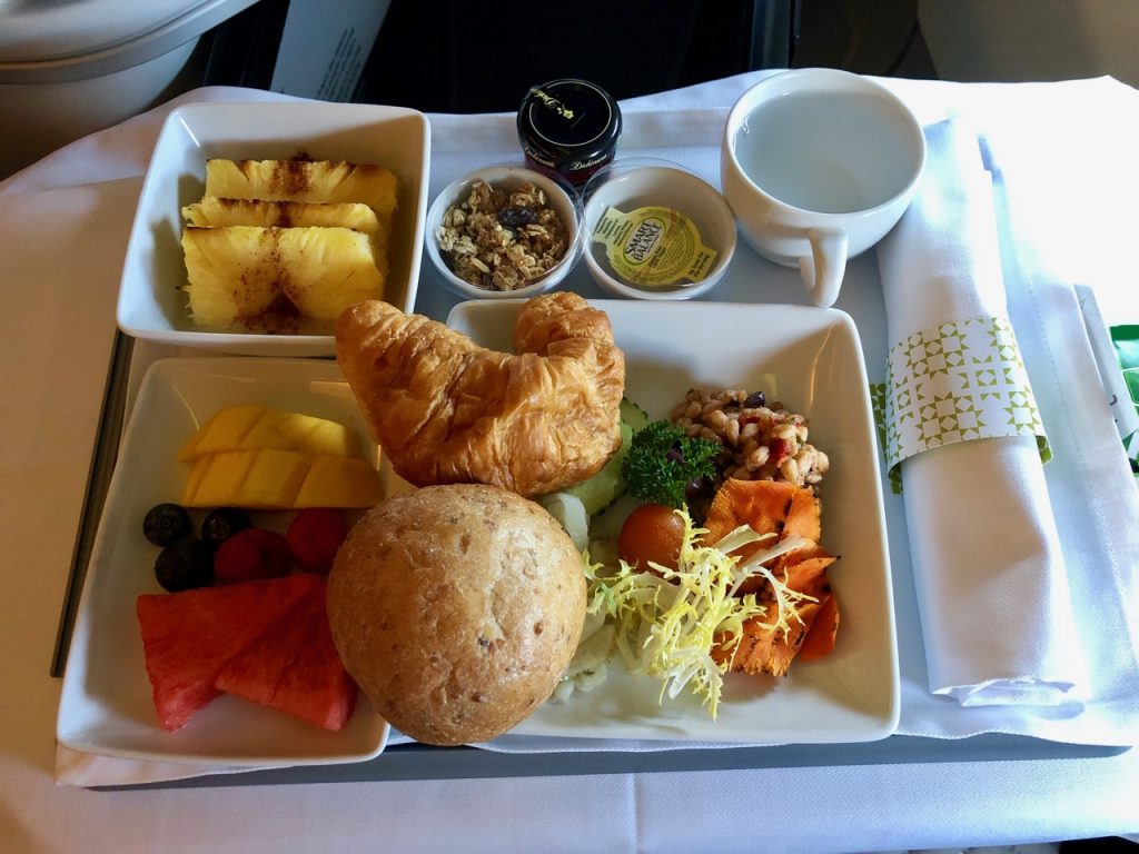TAP Portugal A330neo Business Class breakfast