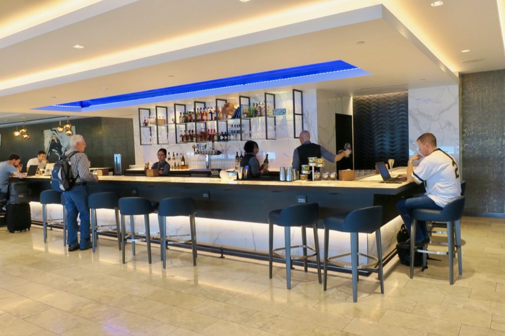 United Polaris Lounge SFO bar