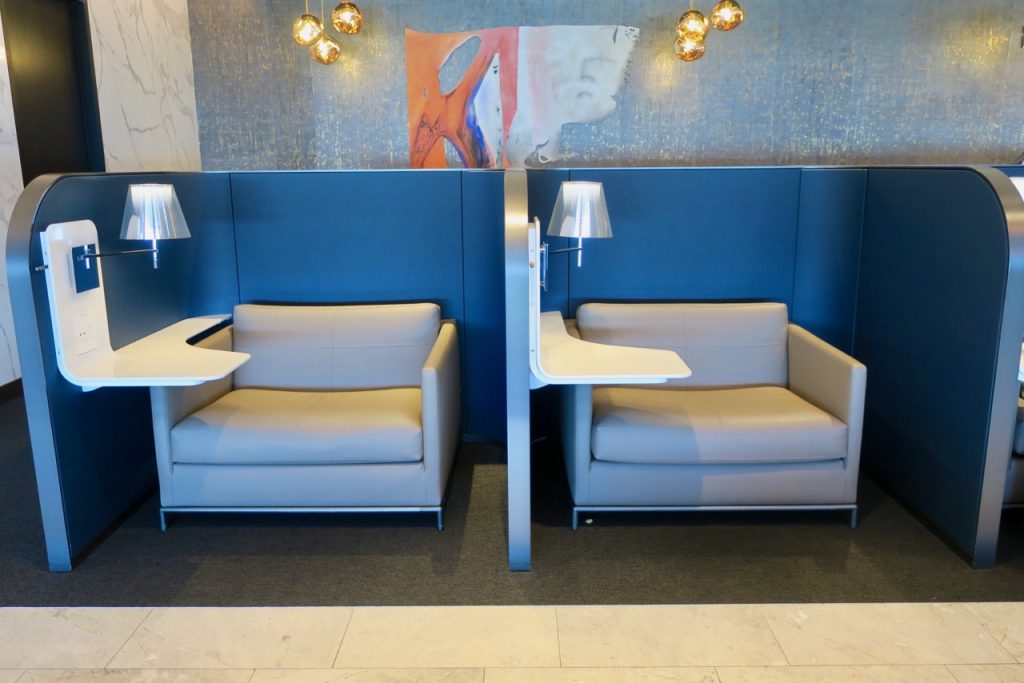 United Polaris Lounge SFO seating