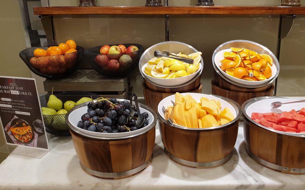Melbourne Marriott Hotel Executive Lounge fruits