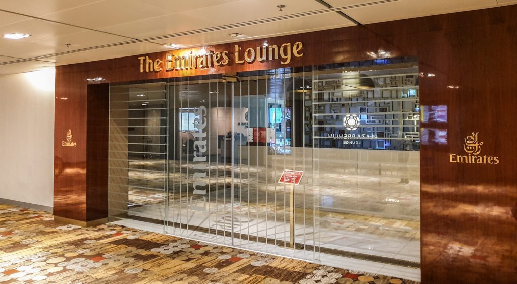 Emirates Lounge Singapore entrance