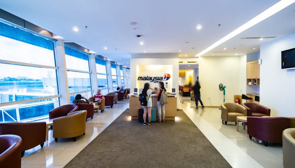 Malaysia Airlines Golden Lounge entrance counter