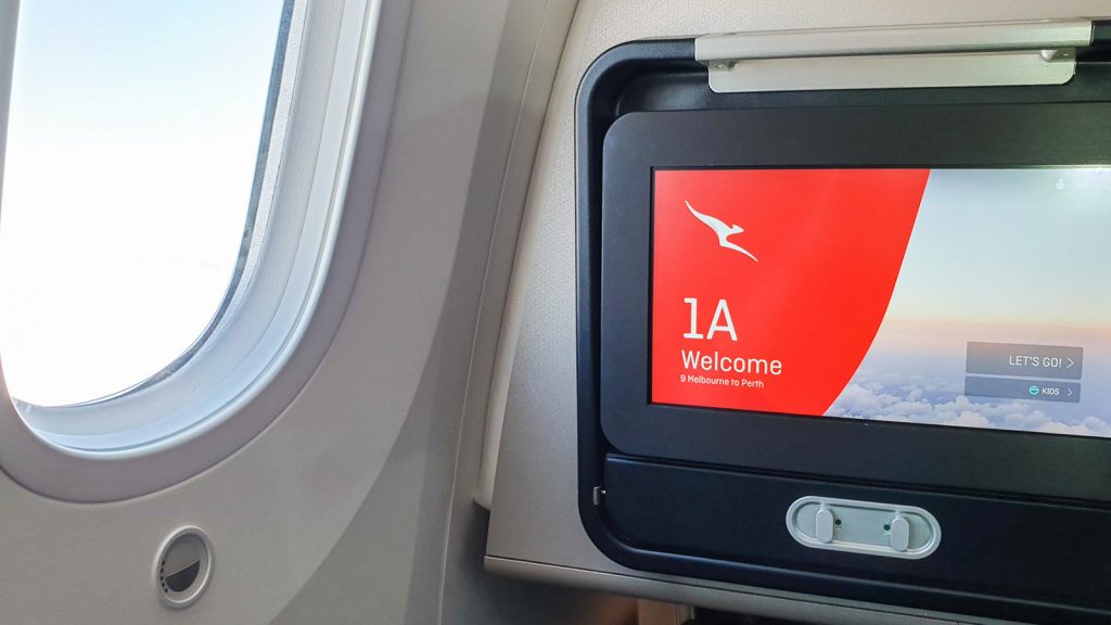 QF9 Qantas 787 Business Class - IFE screen