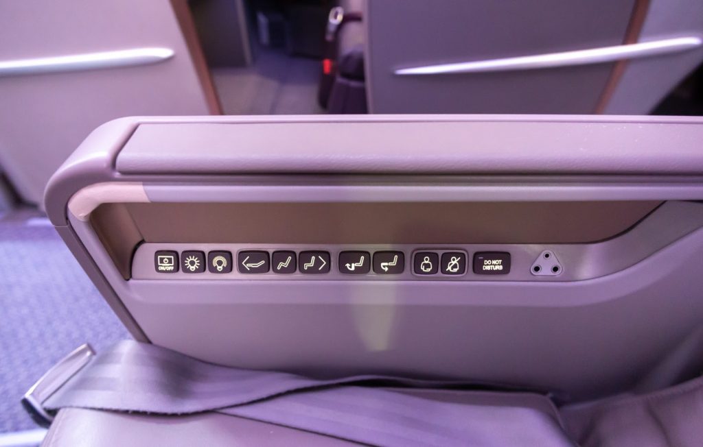 Singapore Airlines A350 Business Class - BNE-SIN buttons
