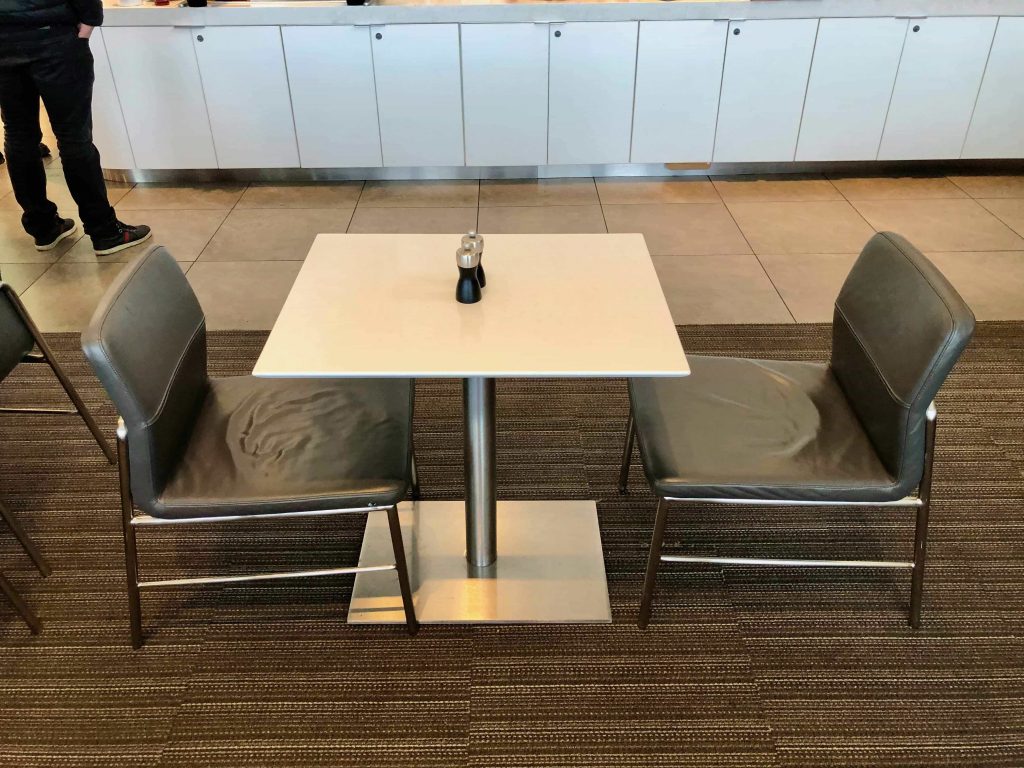 American Airlines Flagship Lounge Los Angeles seating